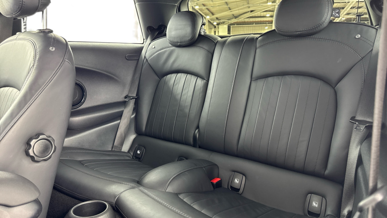 MINI Hatchback 1.5 Cooper Exclusive 3dr Auto Petrol Hatchback